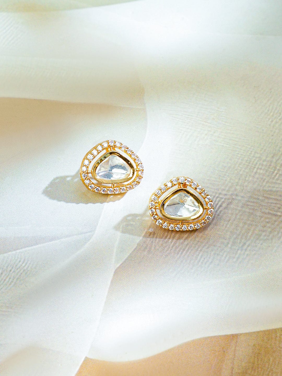 Alluring Kundan Pendant Set