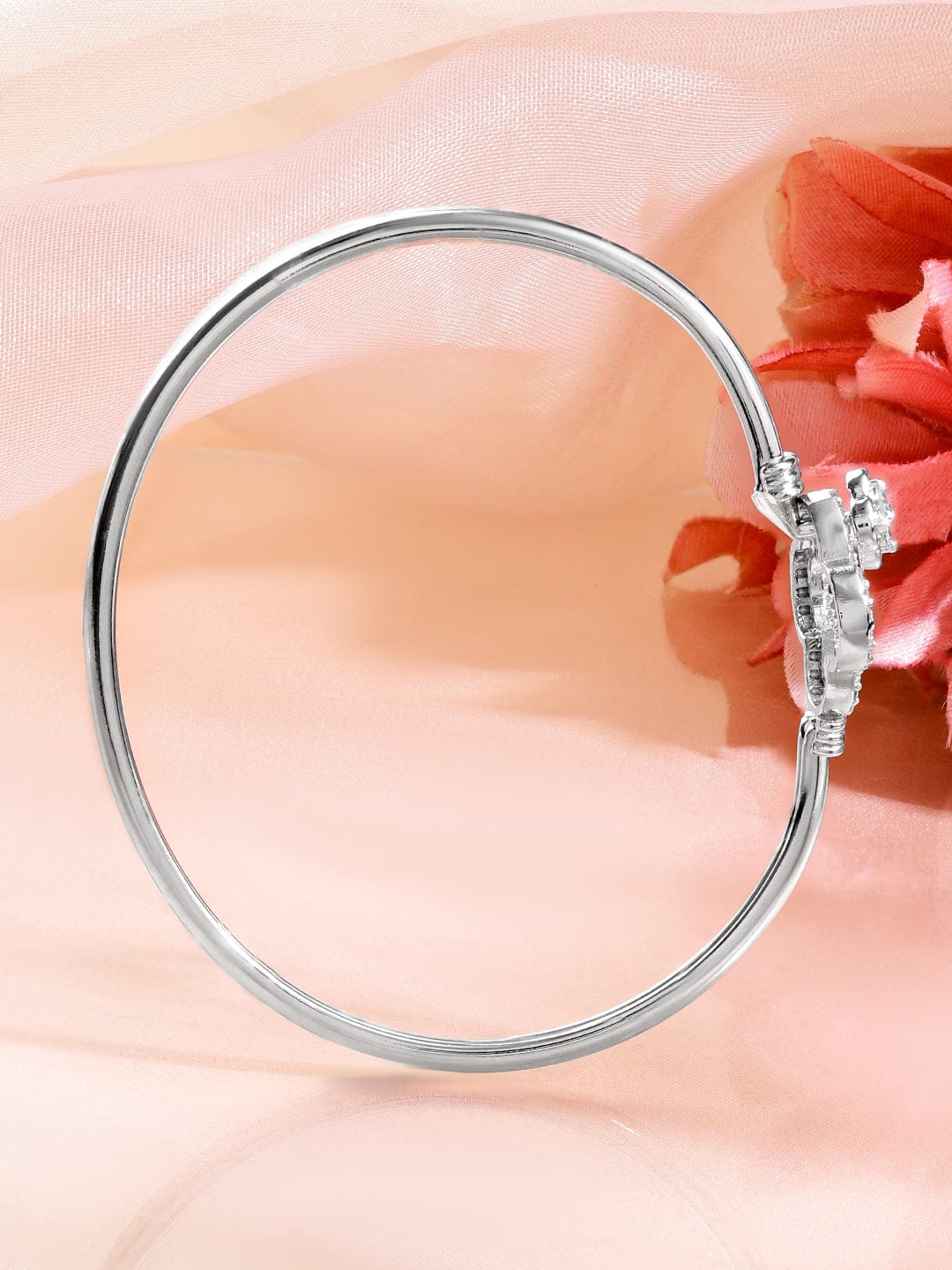 Wentra Rhodium-Plated Crystal Zirconia Studded Clover Motif Sleek Bracelet