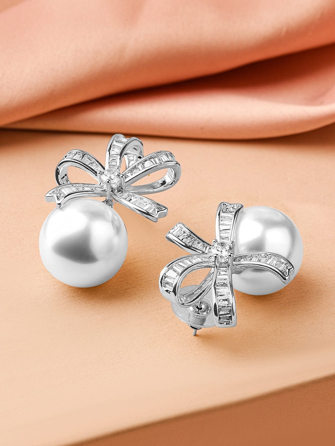 Soft Petal Pearl Studs