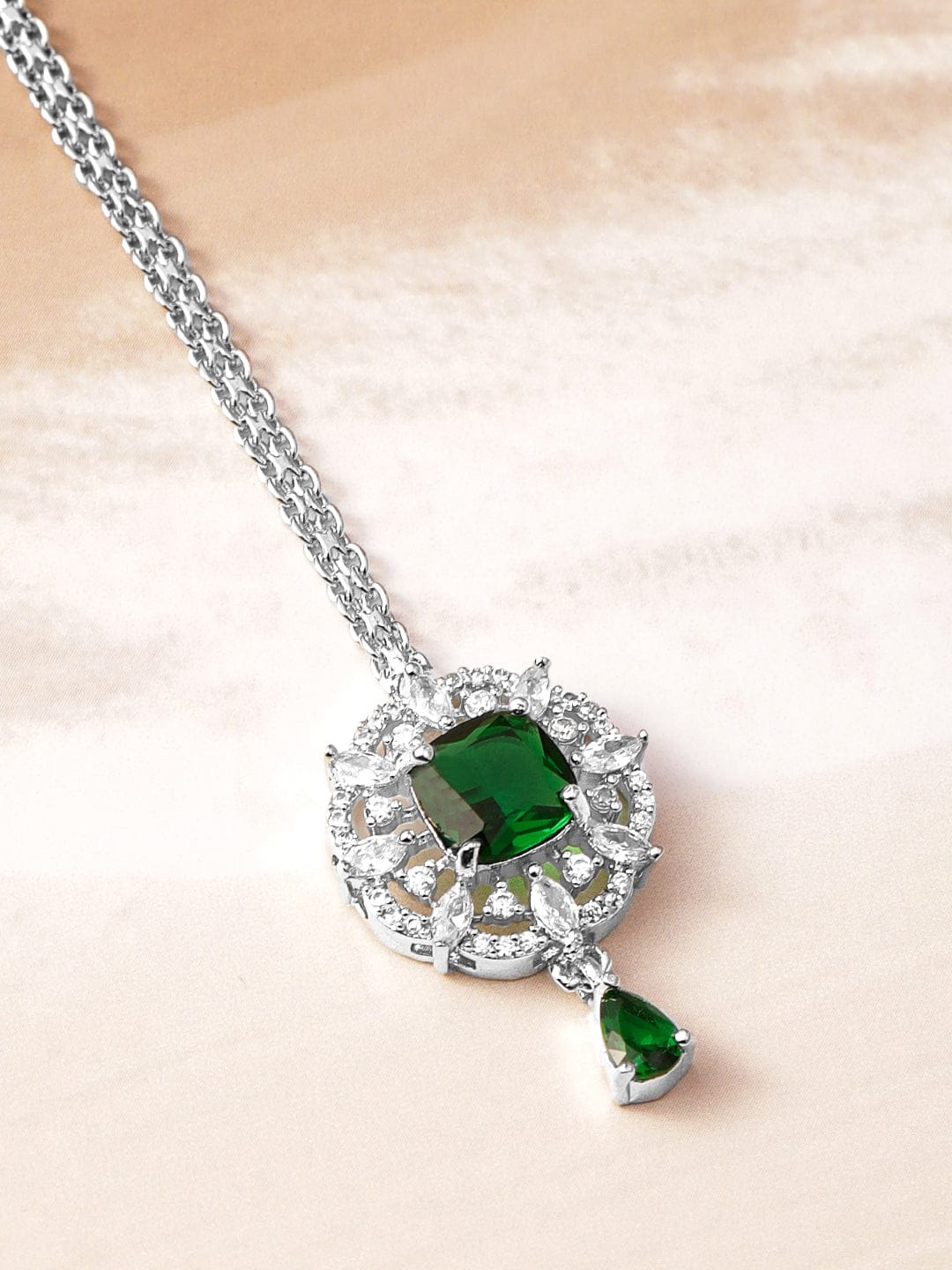 Wentra Rhodium-Plated Emerald Green & Cubic Zirconia Studded Maang Tikka