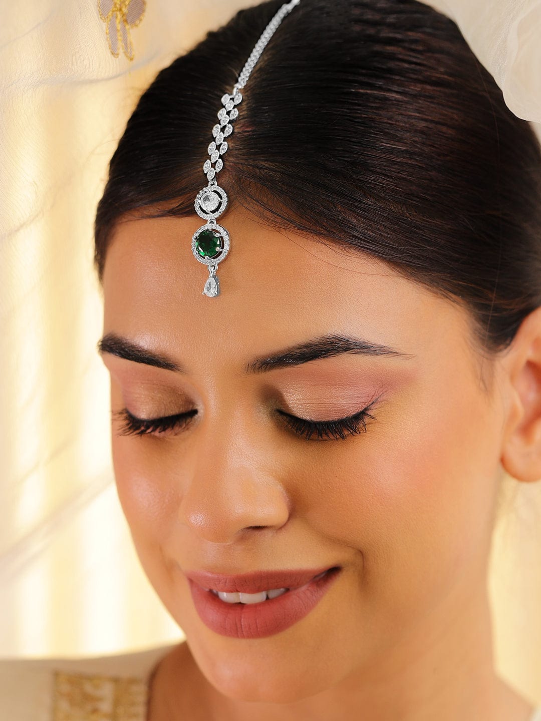 Wentra Rhodium Plated Emerald & White Cubic Zirconia Maang Tikka