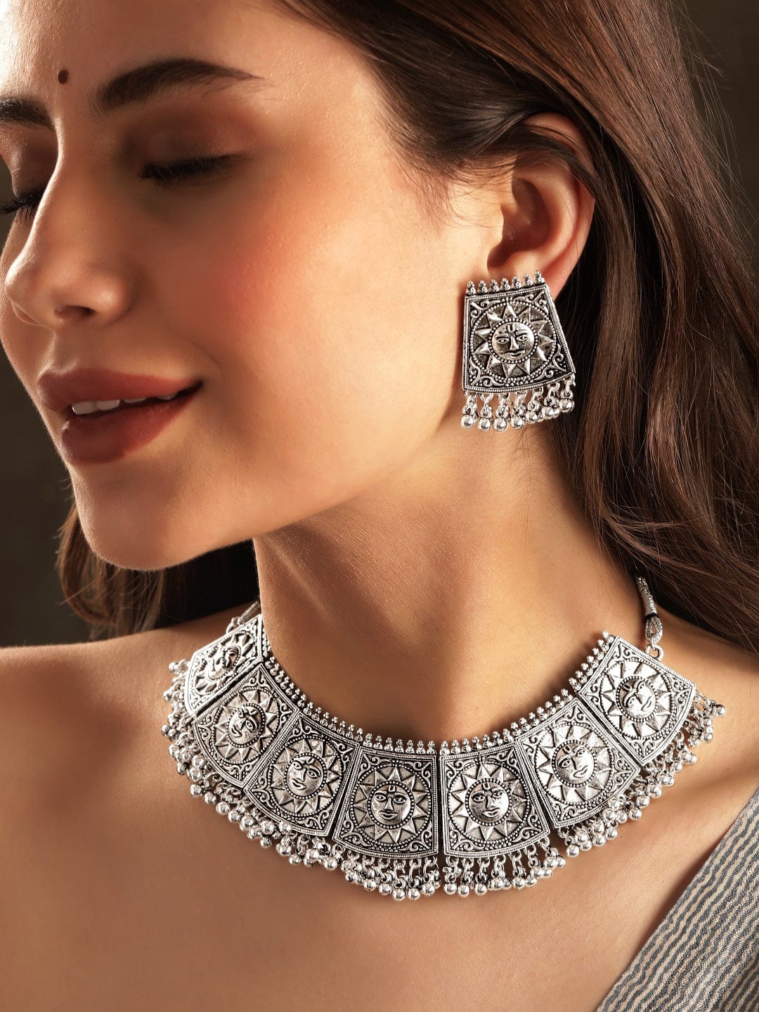 Oxidized Sun Motif Engraved Beaded Choker Set