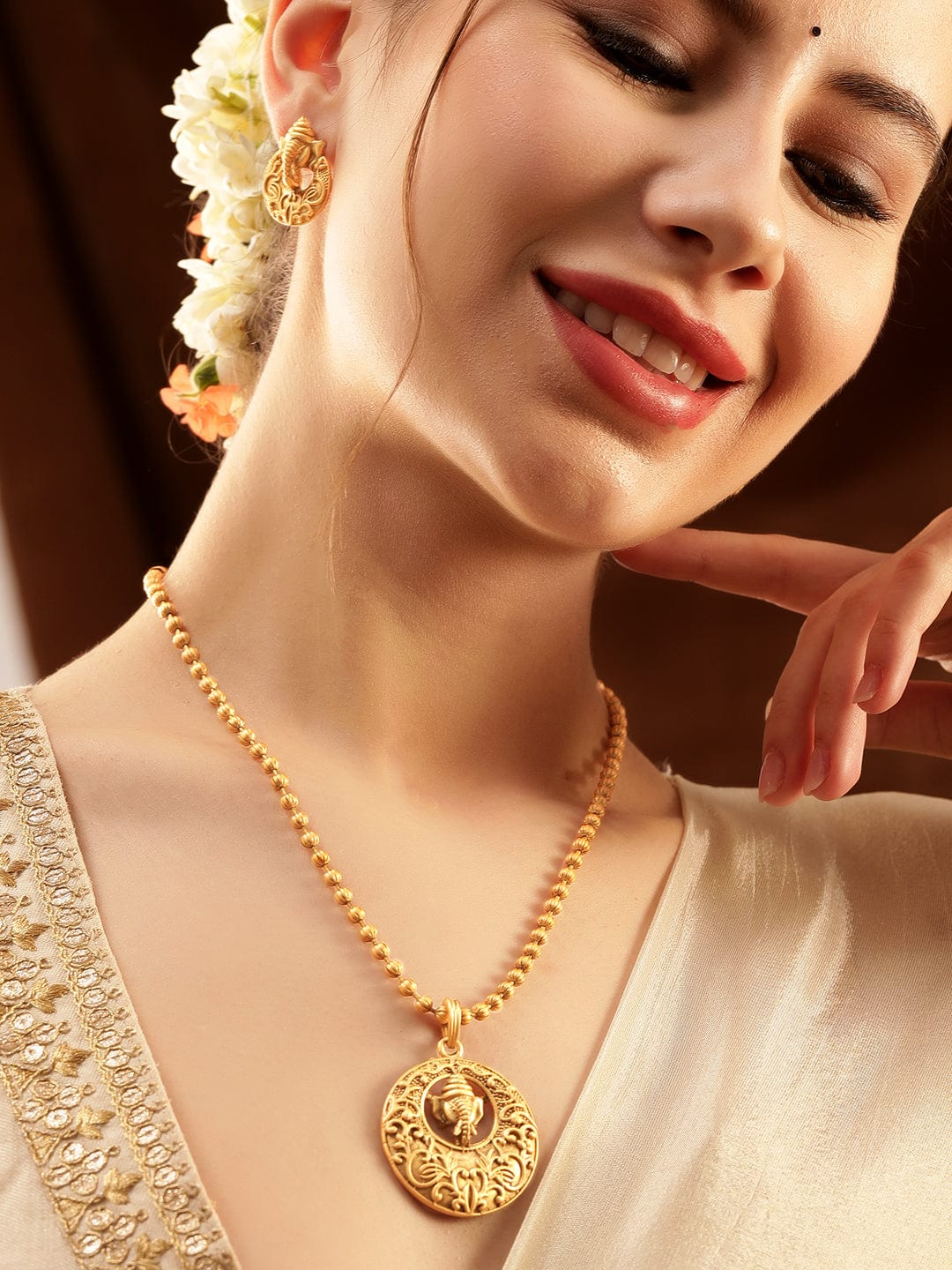 Divine Lord Ganesha Temple Pendant Set