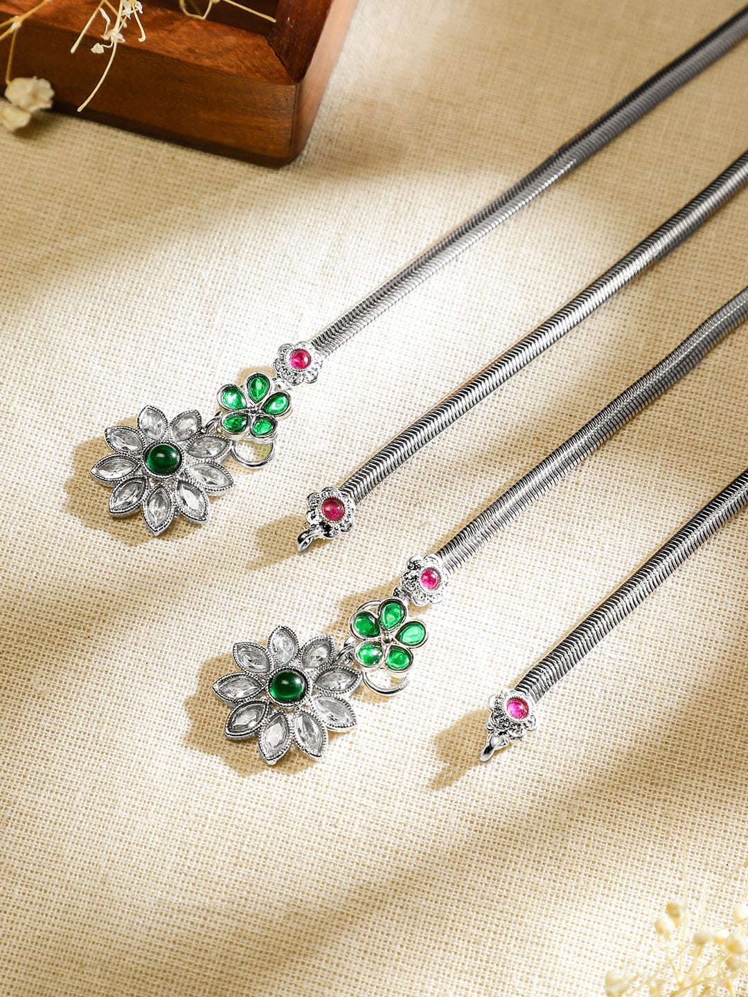 Wentra Set of 2 Oxidised Silver-Plated Ruby Pink & Emerald Green Kundan Stones Floral Charm Anklets