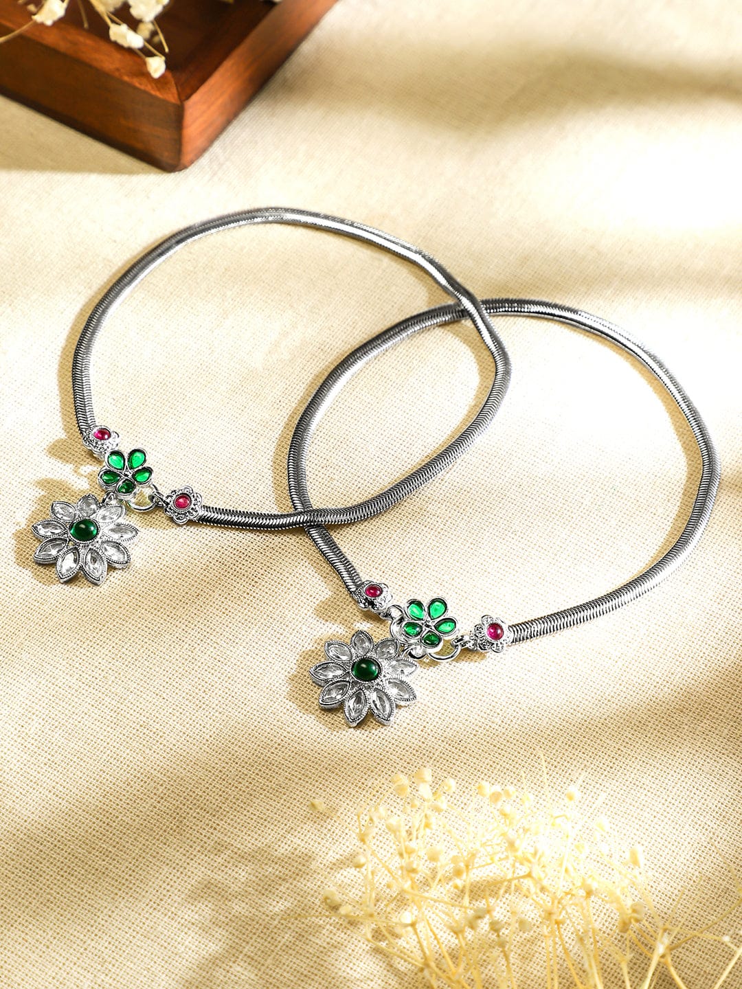 Wentra Set of 2 Oxidised Silver-Plated Ruby Pink & Emerald Green Kundan Stones Floral Charm Anklets