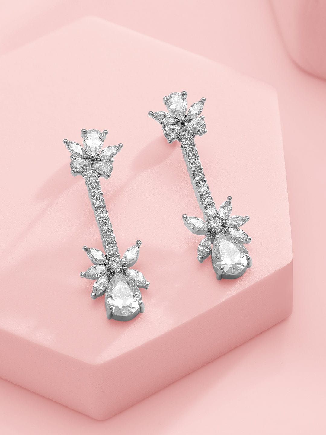White Studded Shimmering Necklace Set