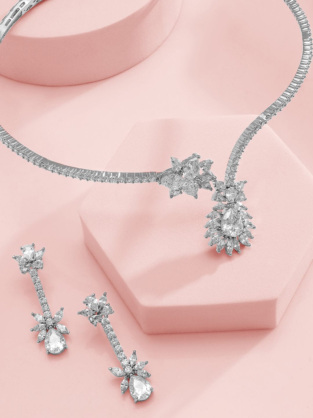 White Studded Shimmering Necklace Set
