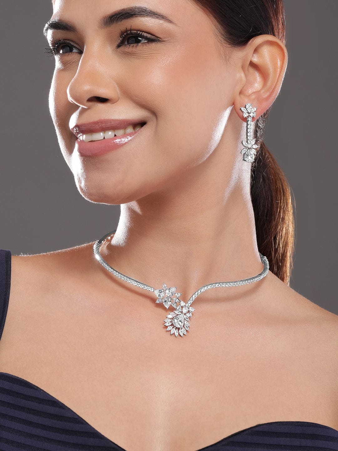 White Studded Shimmering Necklace Set