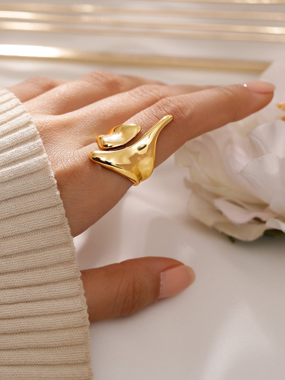 Wentra Voguish 18K Gold-Plated Abstract Openable Finger Ring