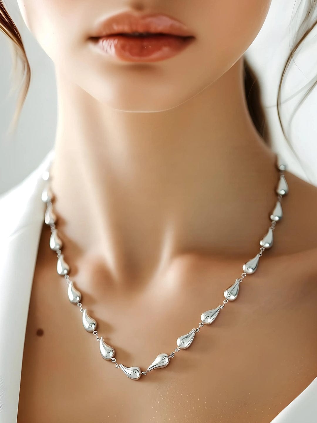 Sculpted Teardrops Necklace Chain