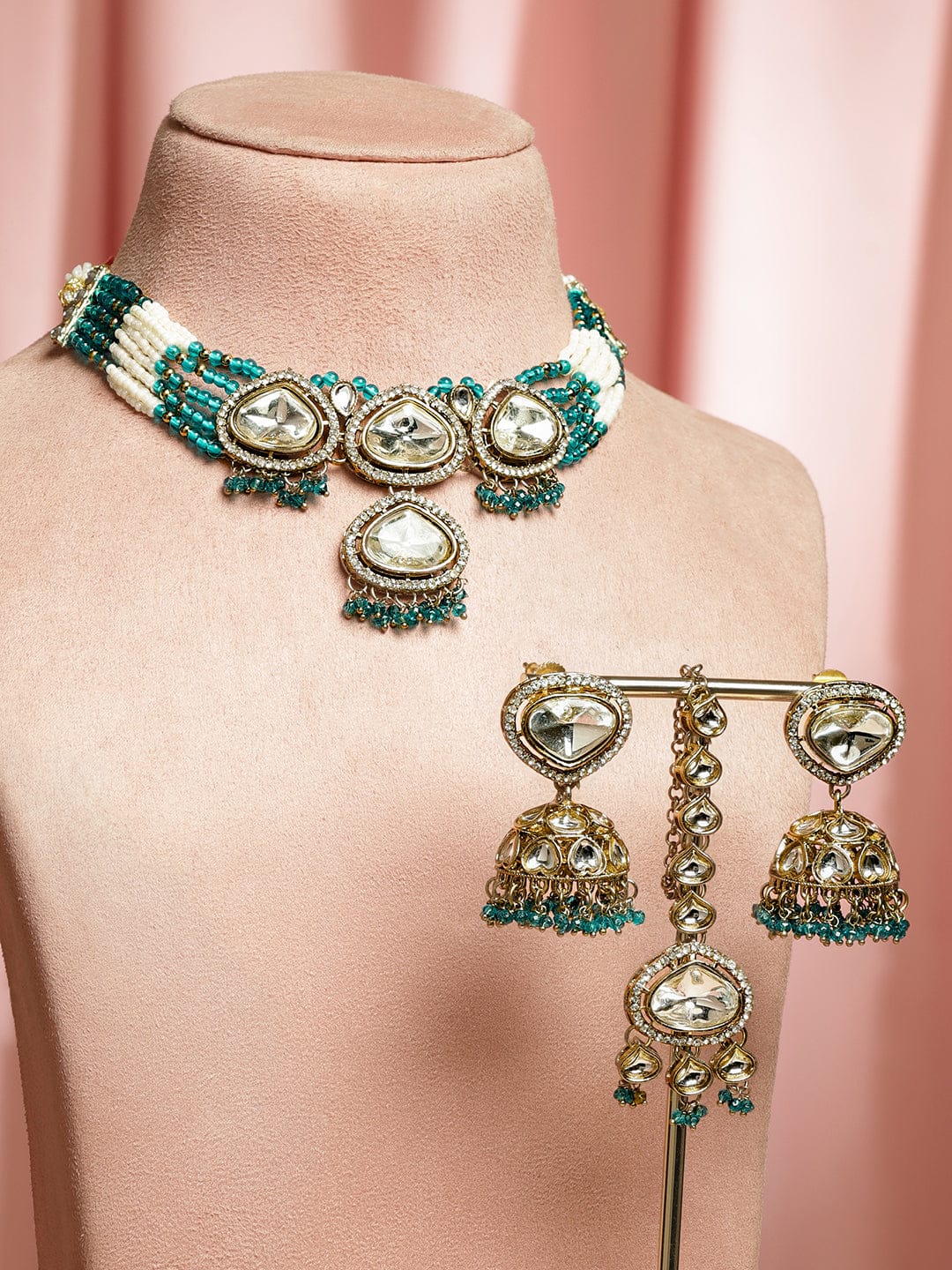 Turquoise Edges Kundan Choker Set