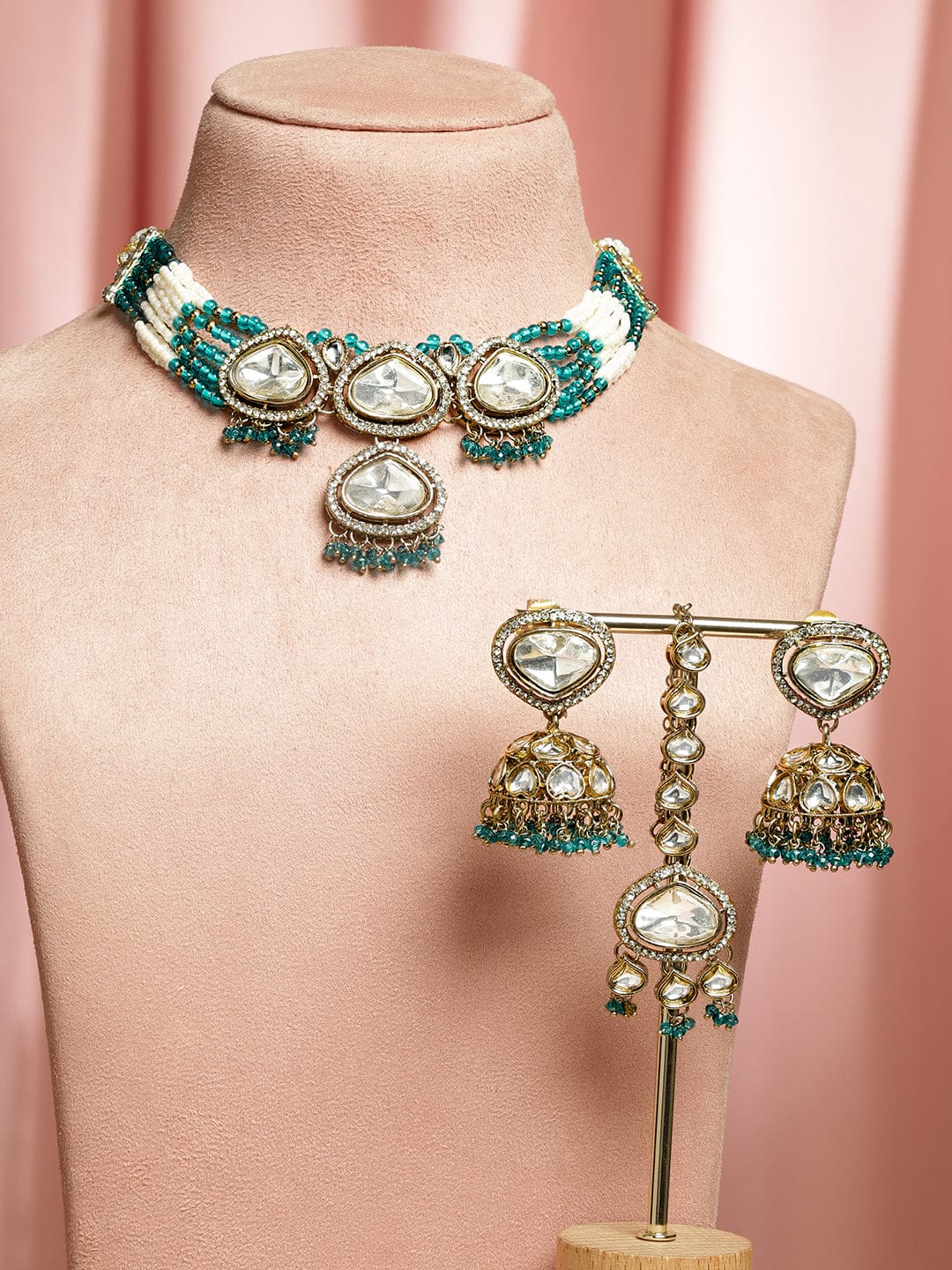 Turquoise Edges Kundan Choker Set