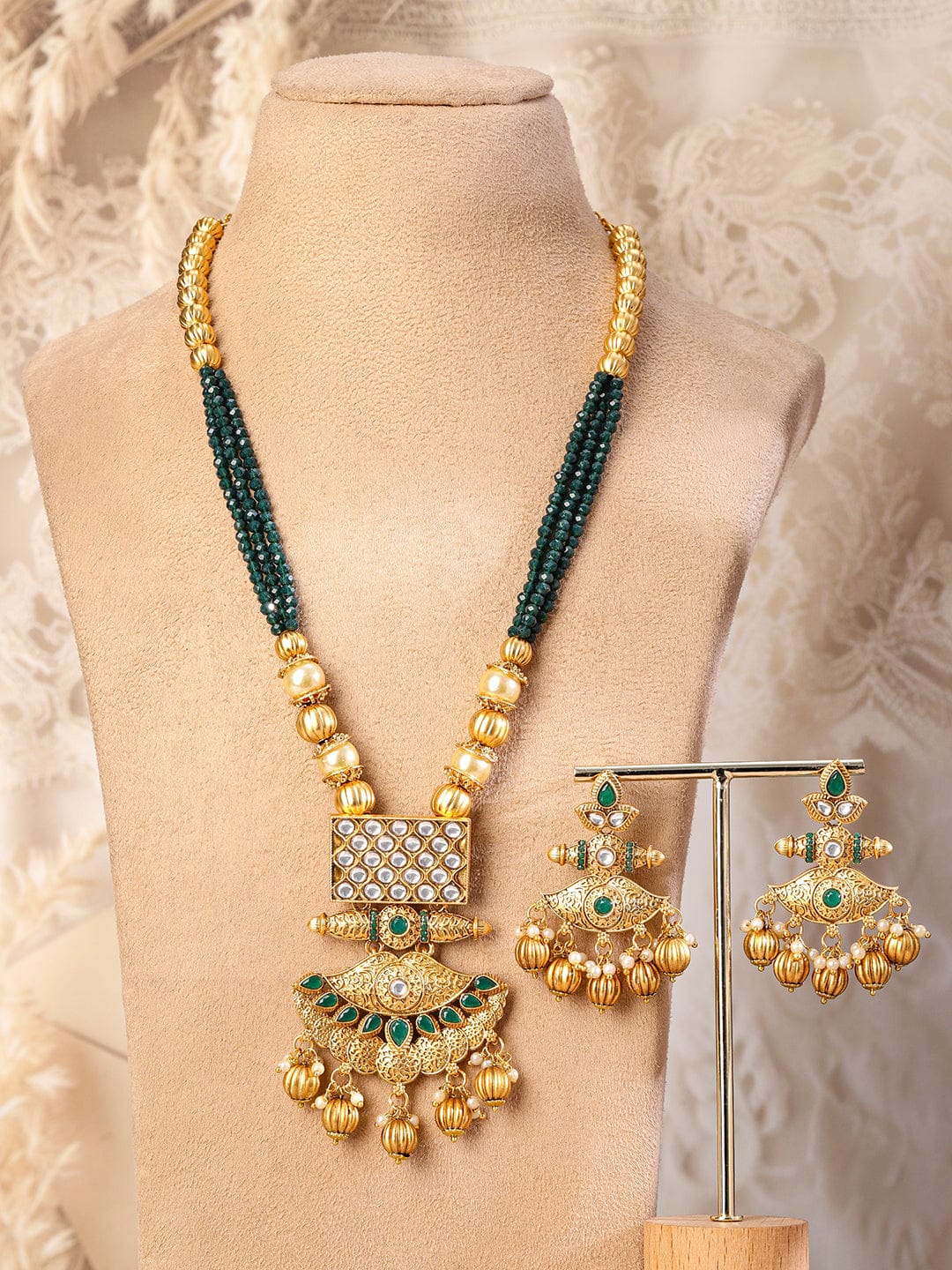 Vintage Luxe Green & Golden Necklace Set